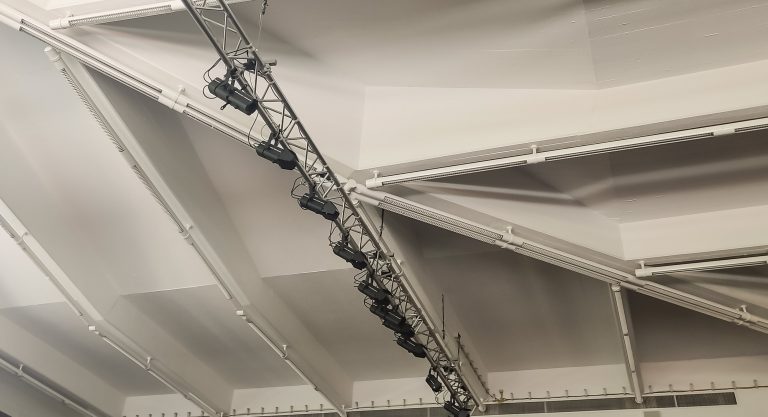 Projekt "Neue Beleuchtung der Aula" der Ev Schule Steglitz