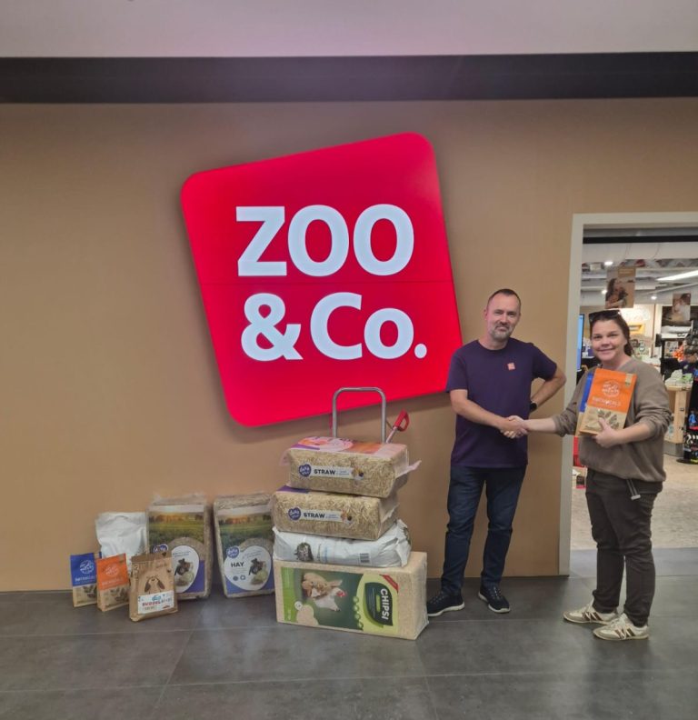Sachspende für die Tiere unserer Schule